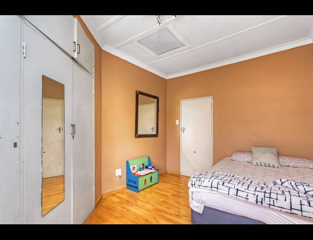 4 BEDROOM FREEHOLD FOR SALE IN BRAMLEY